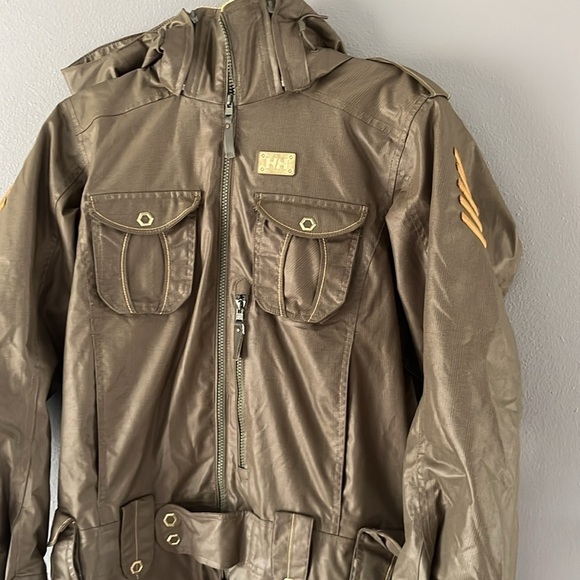 Helly Hansen Women’s Green Survival Snowsuit - Picture 3 of 15